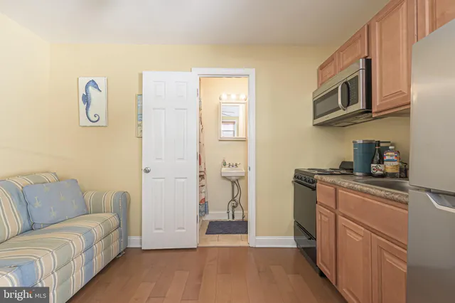 $275,000 | 9411 Monmouth Avenue, Margate City, NJ 08402