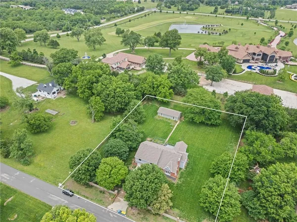 $650,000 | 6888 West 185th Terrace, Stilwell, KS 66085