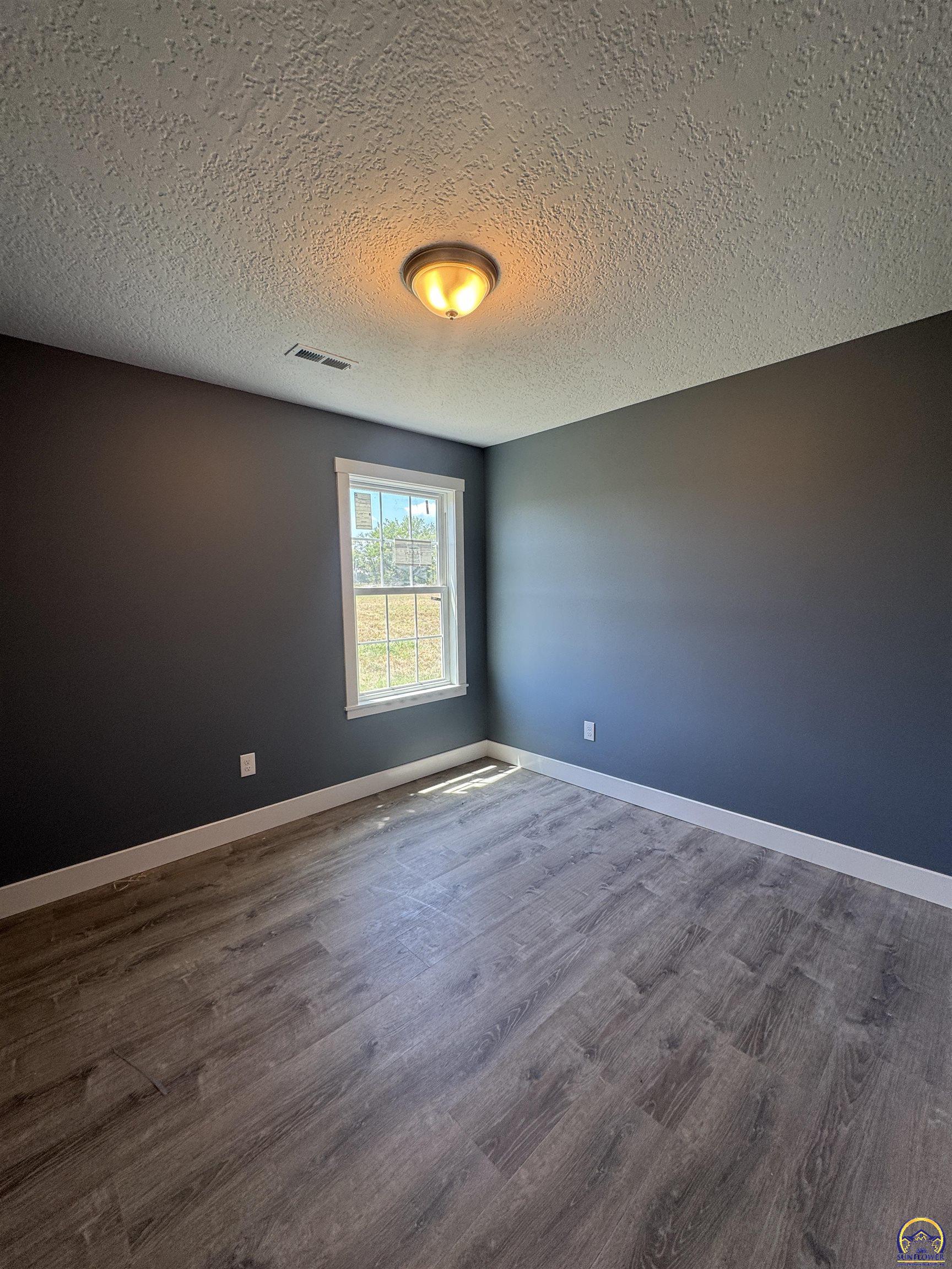 1027 Riley Avenue Emporia, KS 66801 - Photo 7 of 16