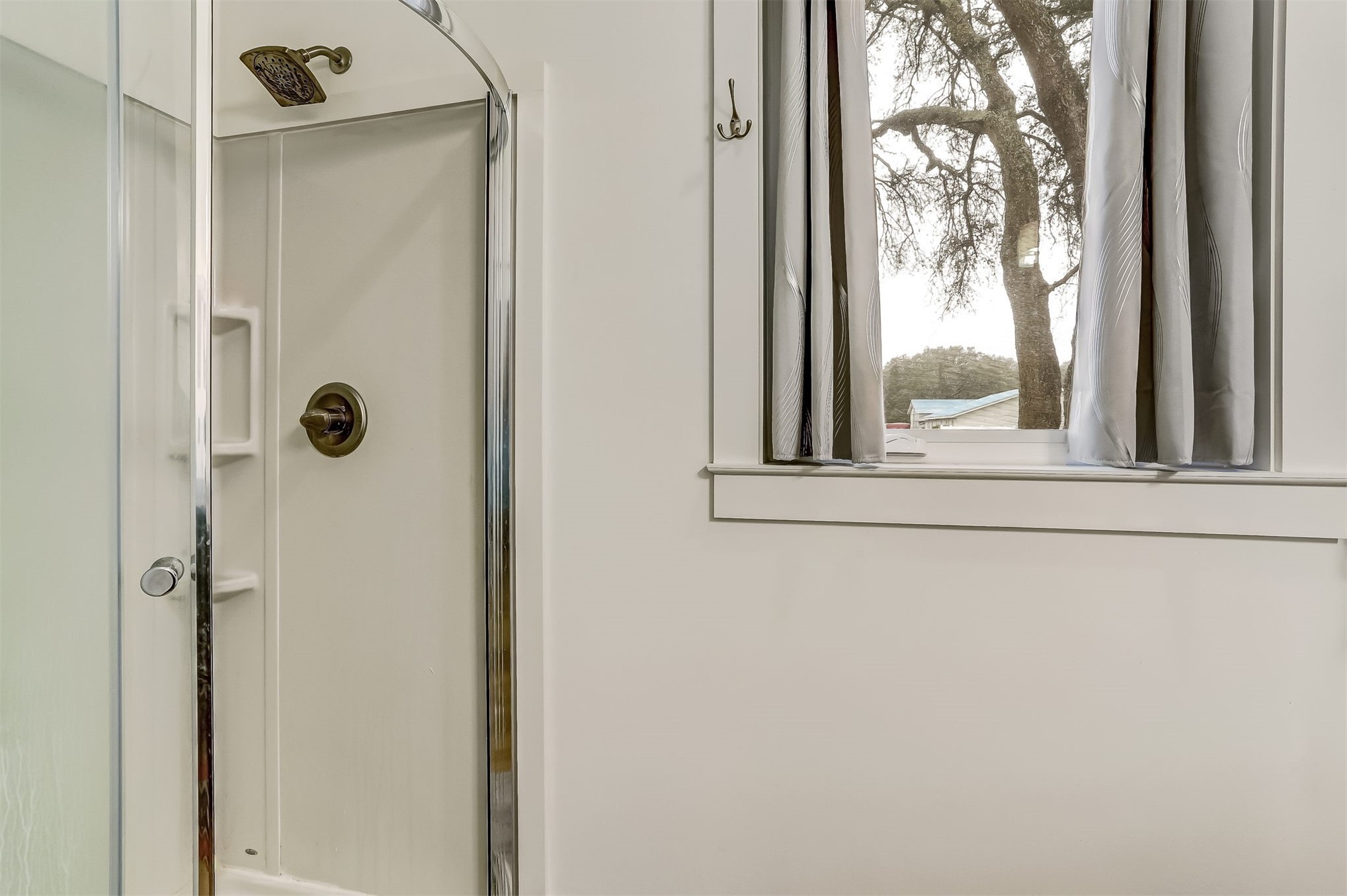 1421 Hickory Street Fernandina Beach, FL 32034 - Photo 15 of 22 a view of a mirror