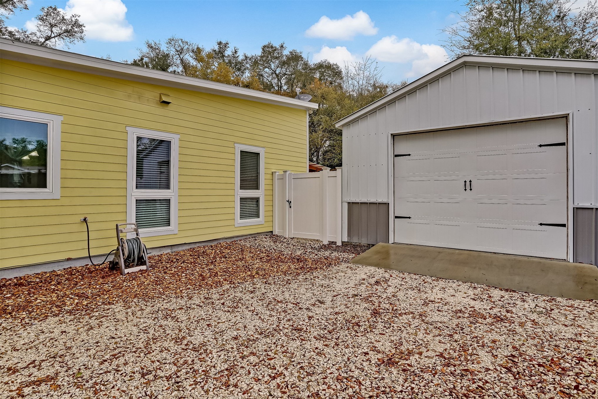 1421 Hickory Street Fernandina Beach, FL 32034 - Photo 22 of 22 a front view of a house