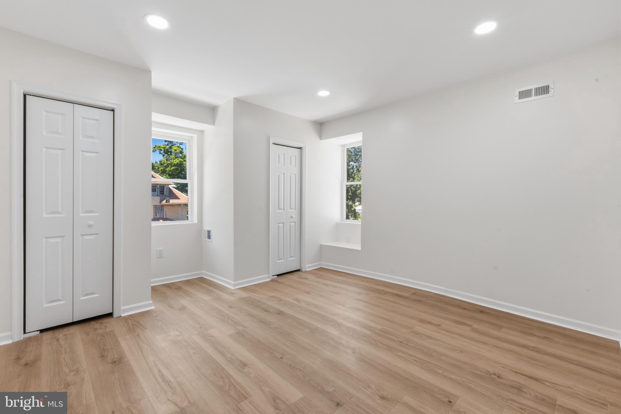 83 West Sharpnack Street Philadelphia, PA 19119 - Photo 13 of 38