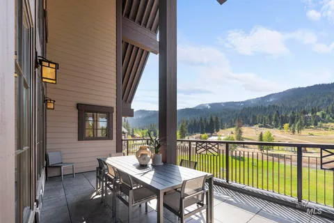 $3,200,000 | 700 Village Drive, Unit 403, Donnelly, ID 83615