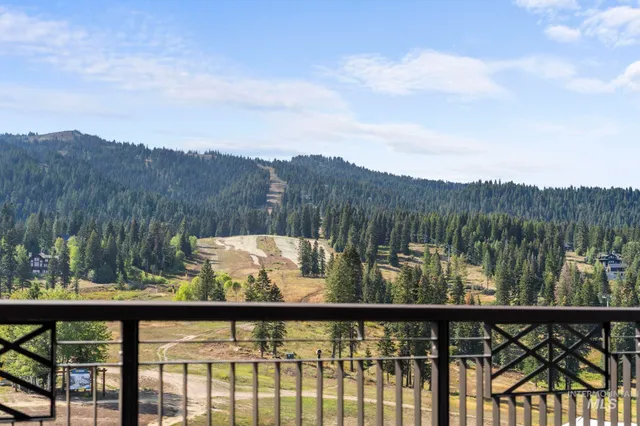 $3,200,000 | 700 Village Drive, Unit 403, Donnelly, ID 83615