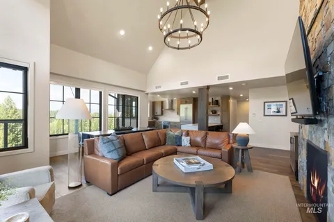 $3,200,000 | 700 Village Drive, Unit 403, Donnelly, ID 83615