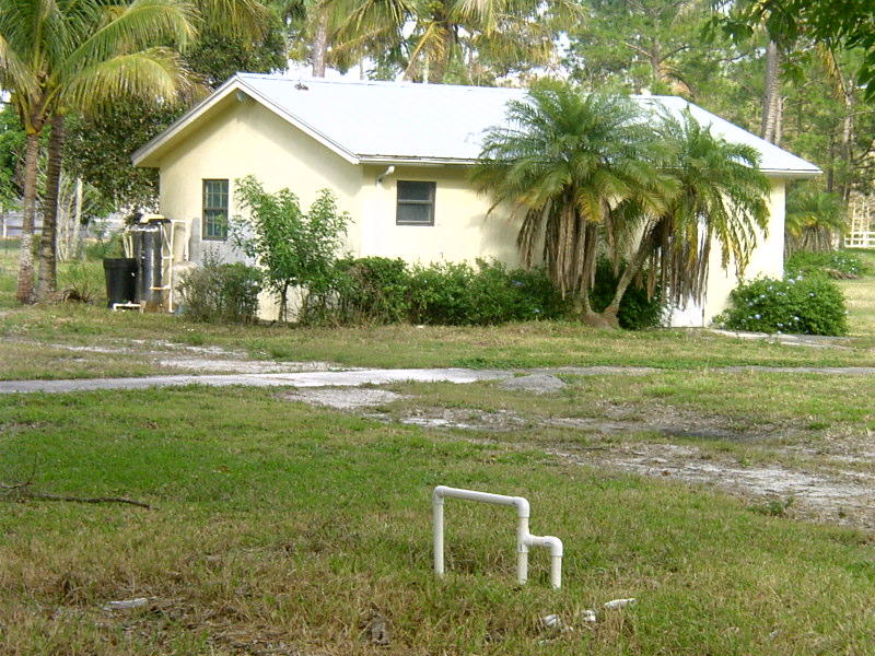 3056 B Road Loxahatchee, FL 33470 - Photo 16 of 22 Extra building
