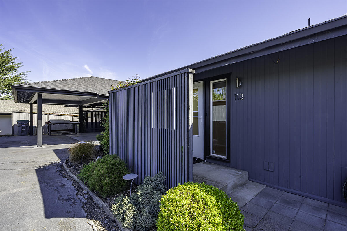 113 South Foothill Road Medford, OR 97504 - Photo 23 of 32 DSC07691-HDR-Edit