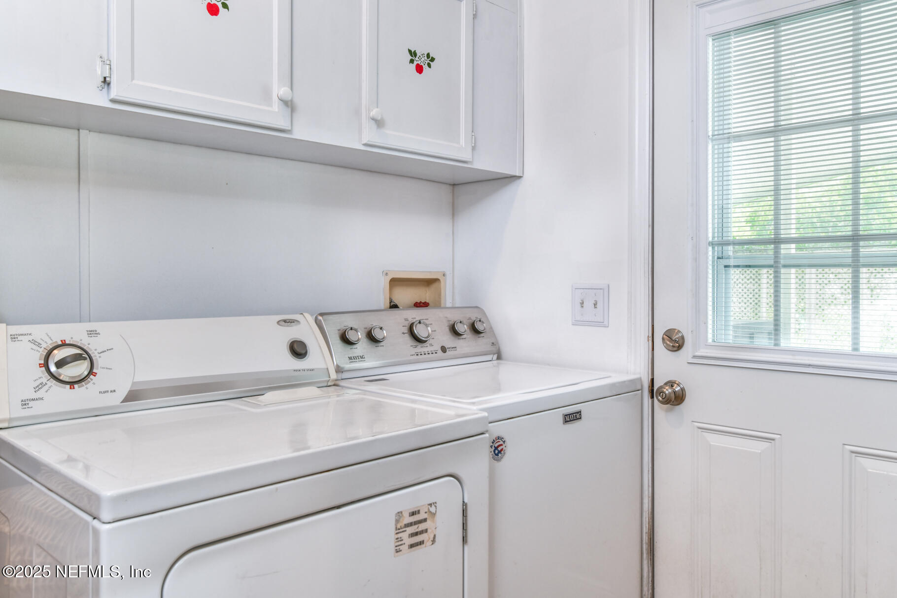 203 Horse Landing Road Satsuma, FL 32189 - Photo 27 of 39 inside laundry