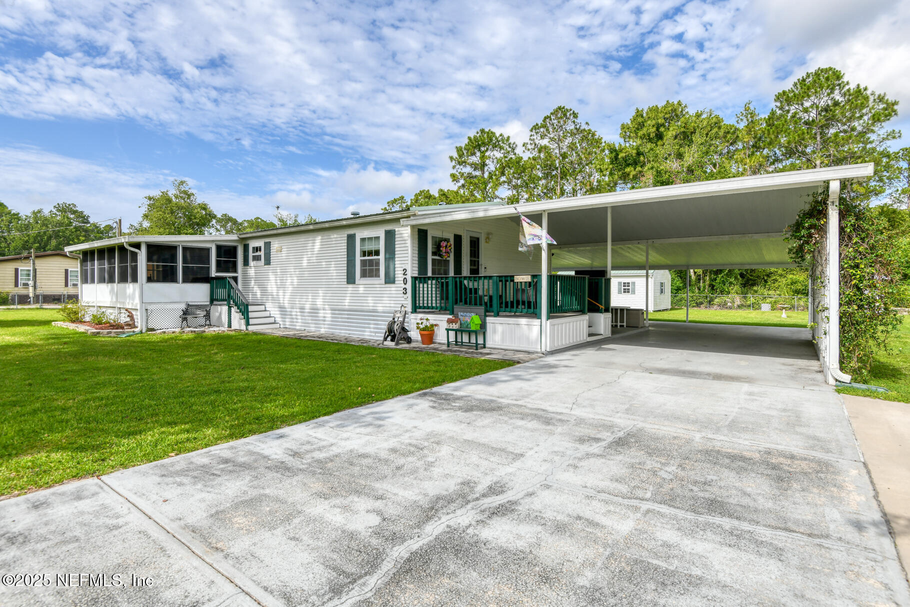 203 Horse Landing Road Satsuma, FL 32189 - Photo 5 of 39 203 Horse Landing Road ONLINE LOW RES-5
