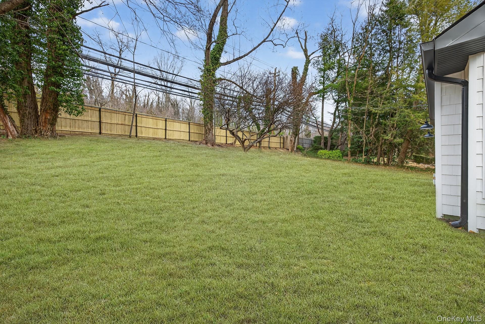 199 Salem Road East Hills, NY 11577 - Photo 35 of 40 View of fenced backyard