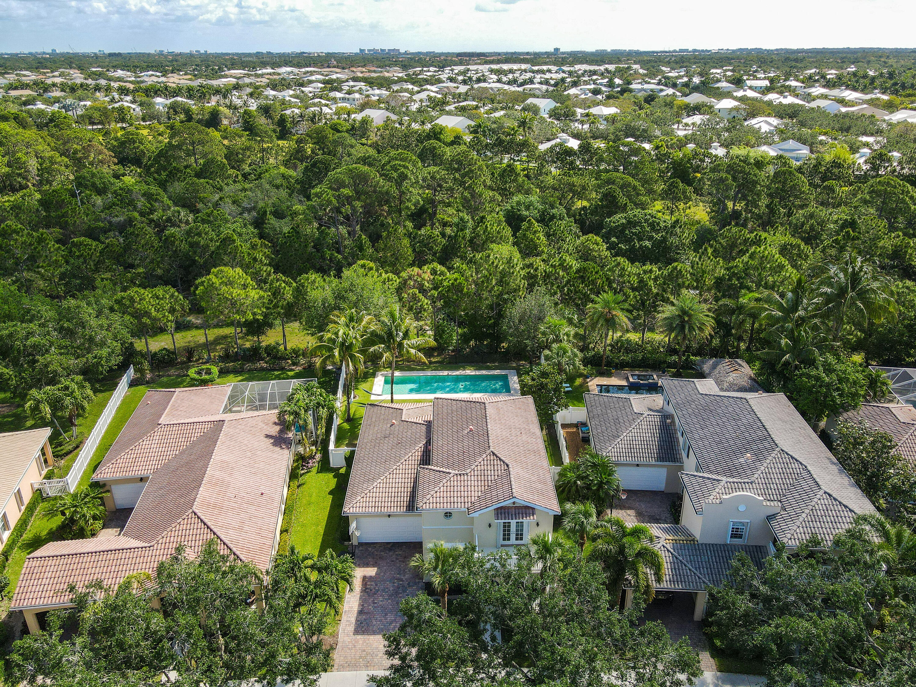 139FlorenceDrAerial(7)