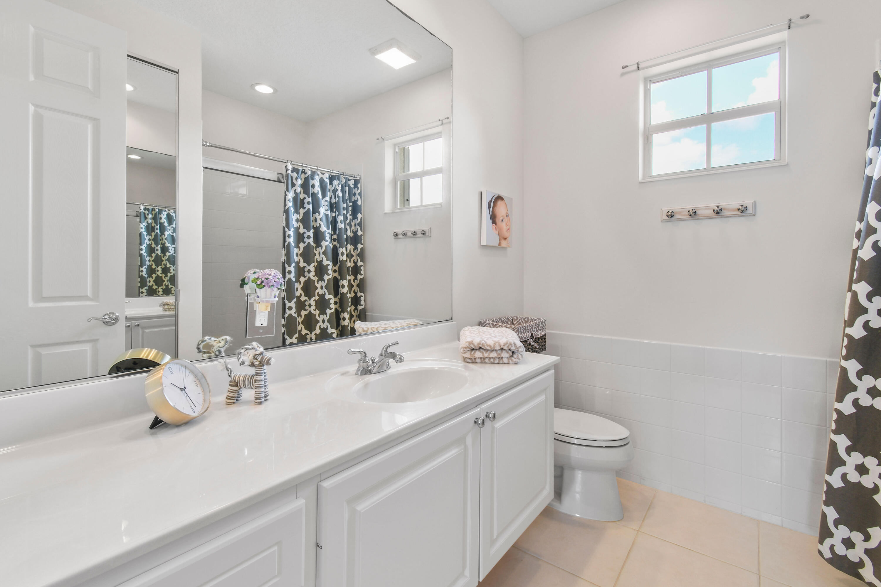 139 Florence Drive Jupiter, FL 33458 - Photo 58 of 78 139FlorenceDrive(54)