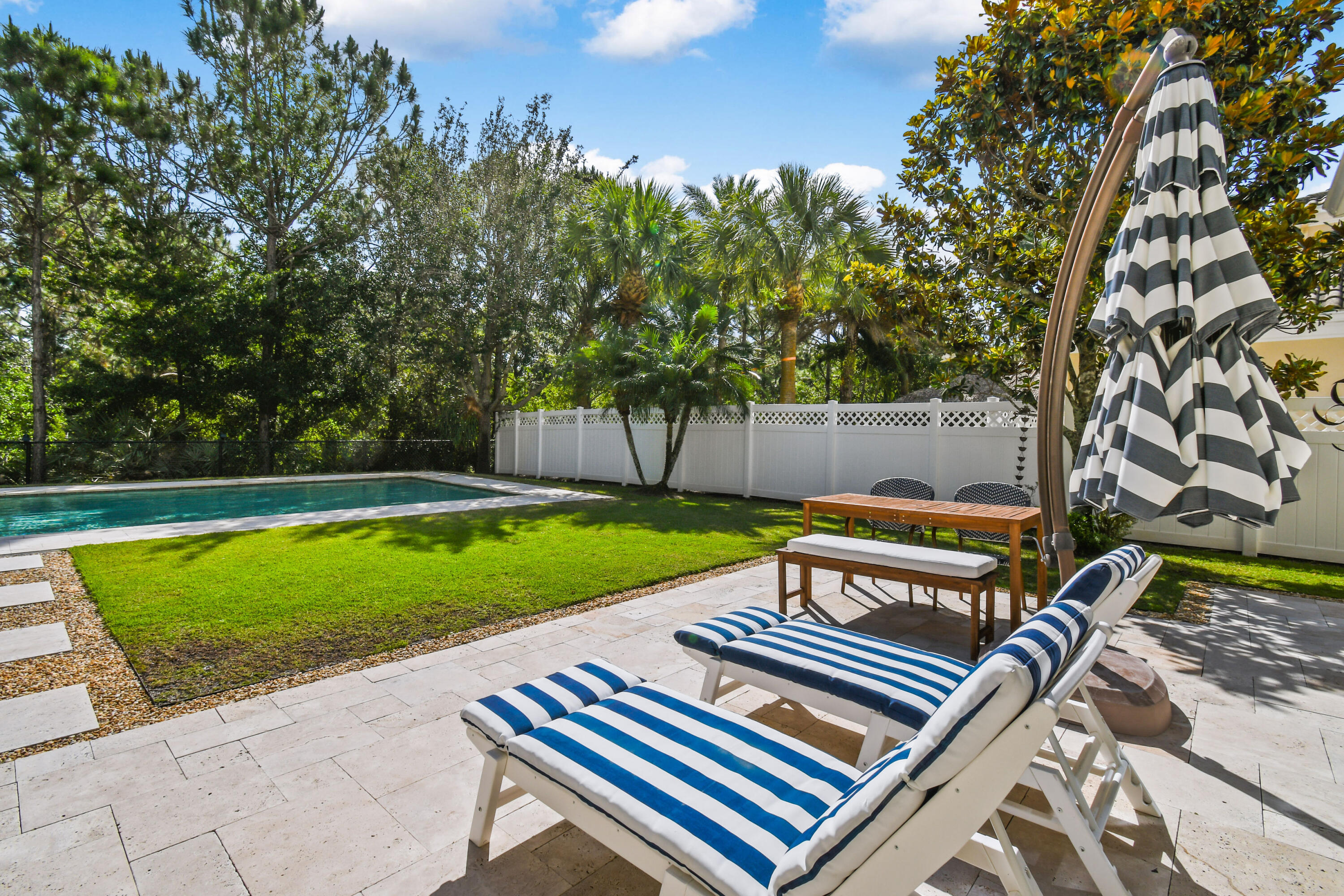 139 Florence Drive Jupiter, FL 33458 - Photo 66 of 78 139FlorenceDrive(62)