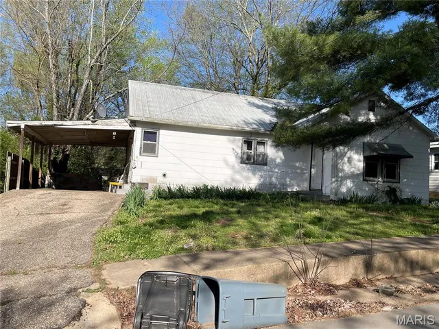 $69,900 | 617 North 3rd Street, Piedmont, MO 63957