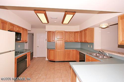 1115 Mapleton Road Jacksonville, FL 32207 - Photo 3 of 5 kitchen