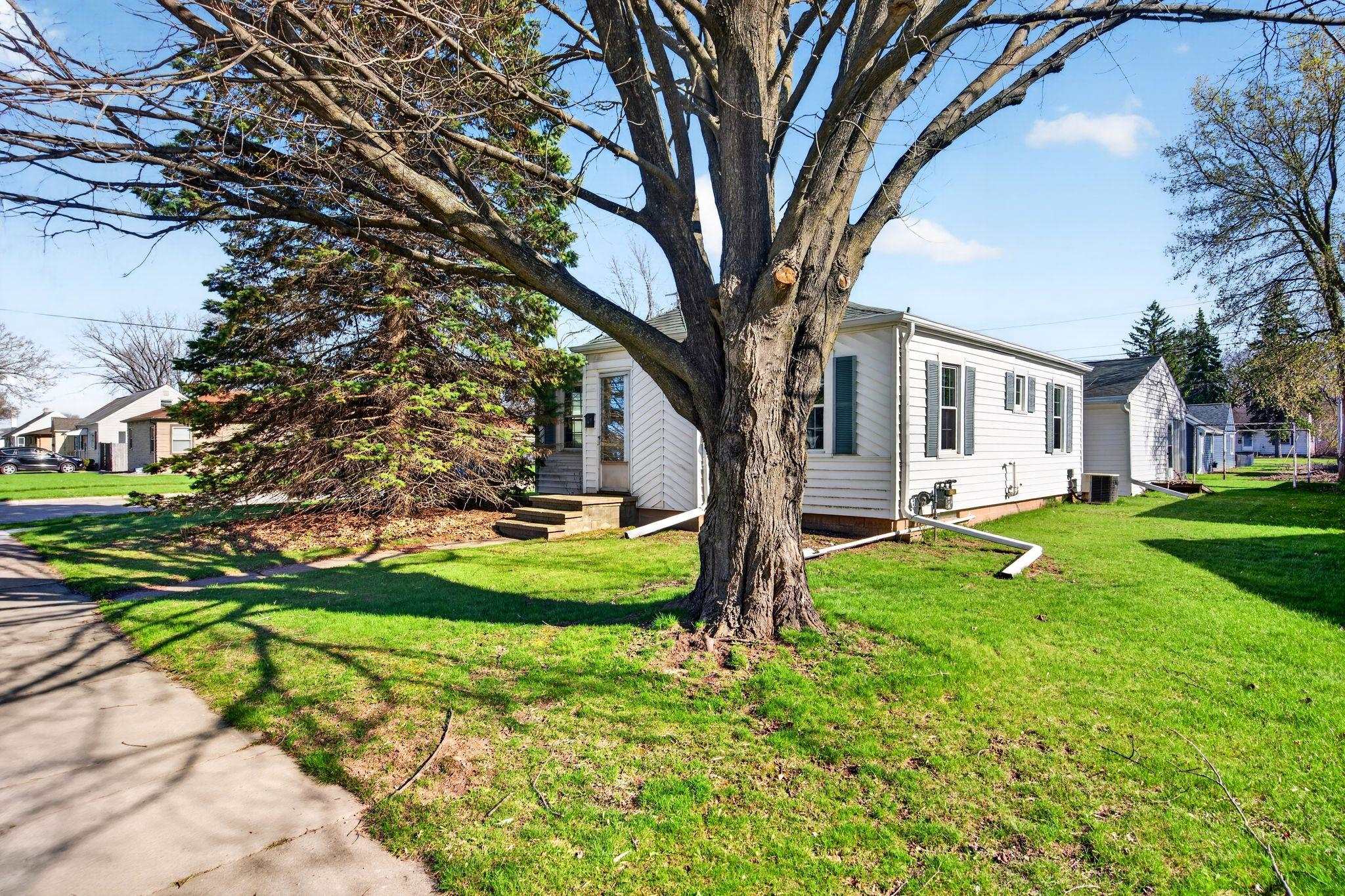 431 East Coolidge Avenue Appleton, WI 54915 - Photo 16 of 27