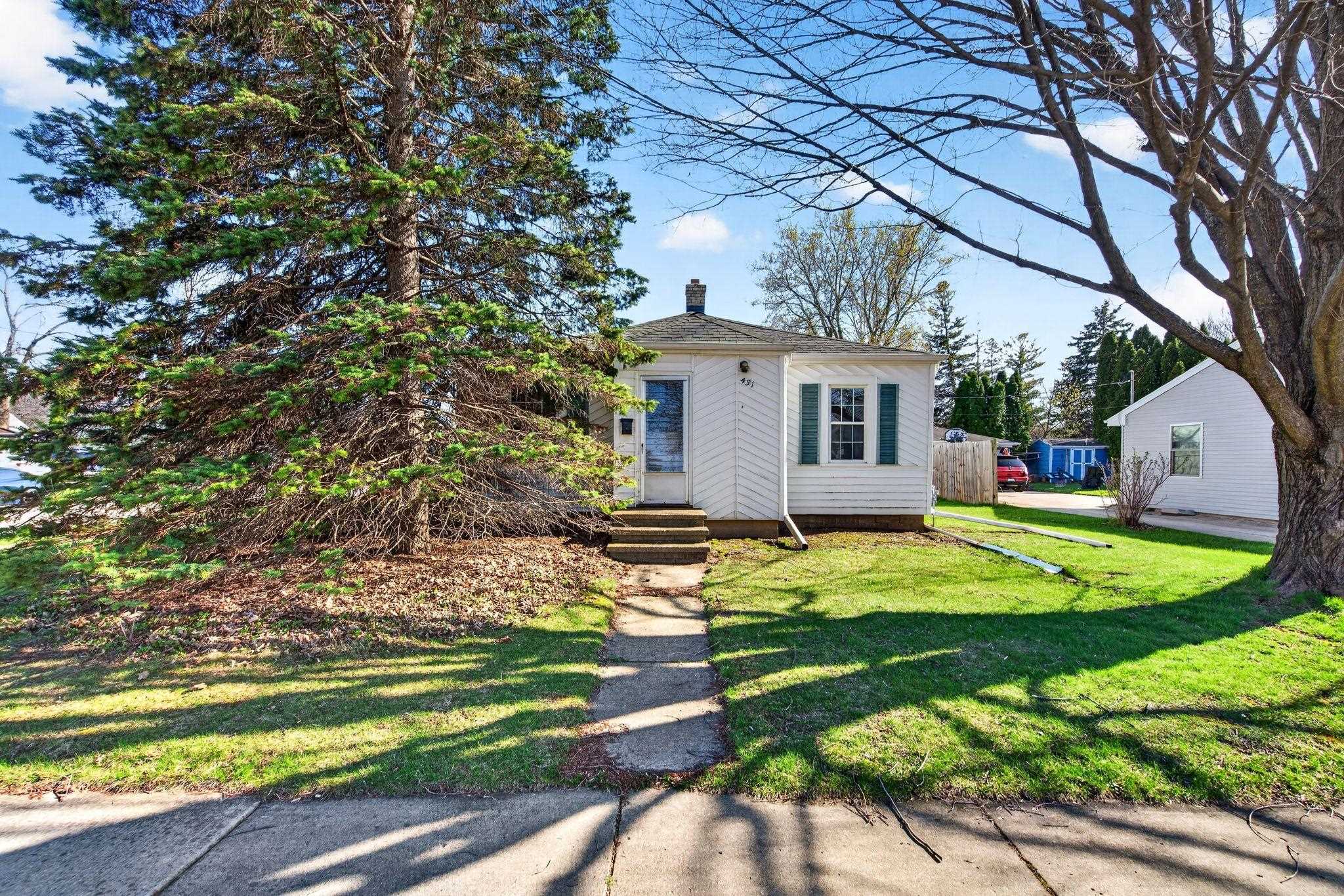 431 East Coolidge Avenue Appleton, WI 54915 - Photo 2 of 27