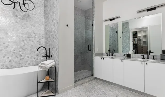 $1,498,000 | 800 Embassy Drive, Unit 605, Austin, TX 78702