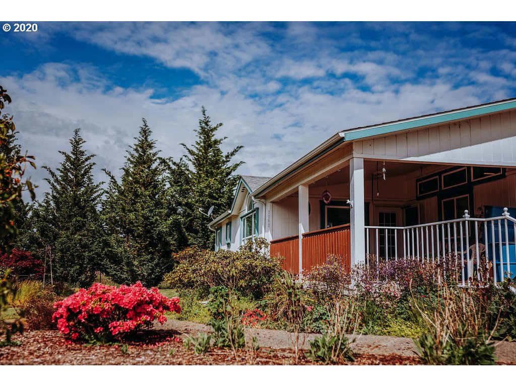 2052 Nonpareil Road Sutherlin, OR 97479 - Photo 2 of 11