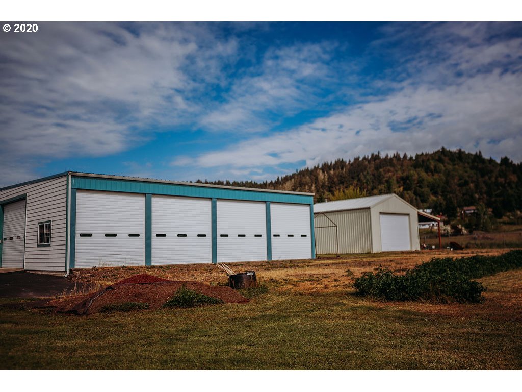 2052 Nonpareil Road Sutherlin, OR 97479 - Photo 4 of 11