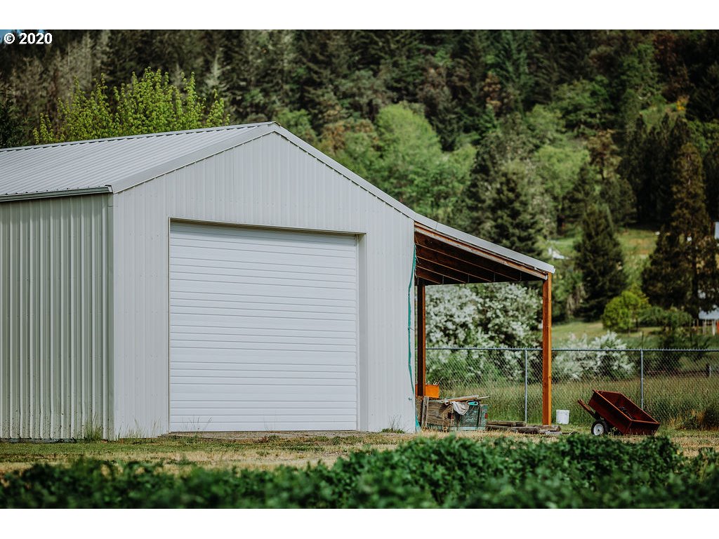 2052 Nonpareil Road Sutherlin, OR 97479 - Photo 5 of 11