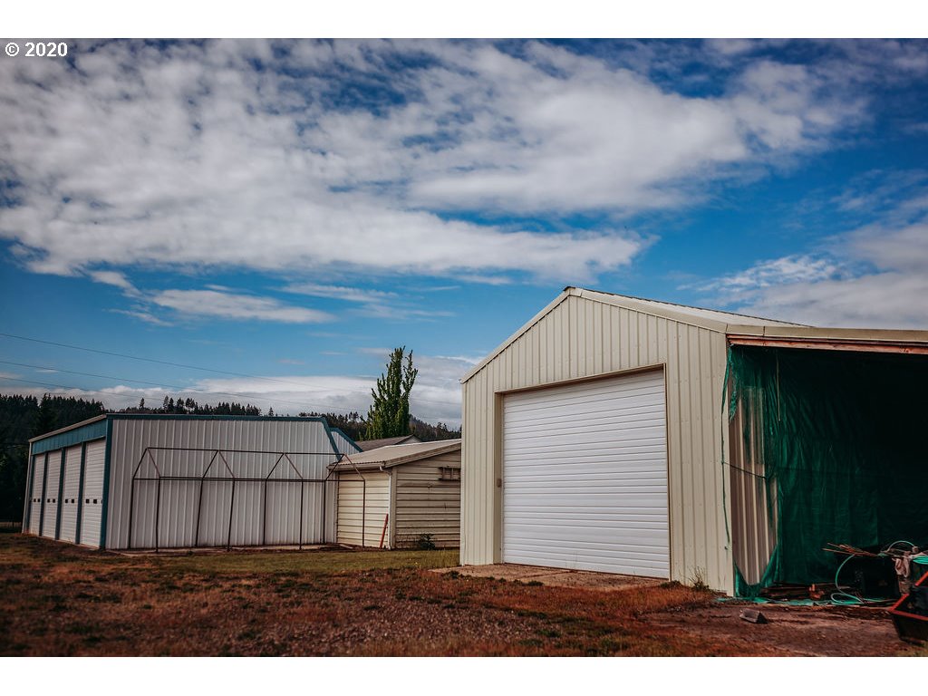 2052 Nonpareil Road Sutherlin, OR 97479 - Photo 6 of 11
