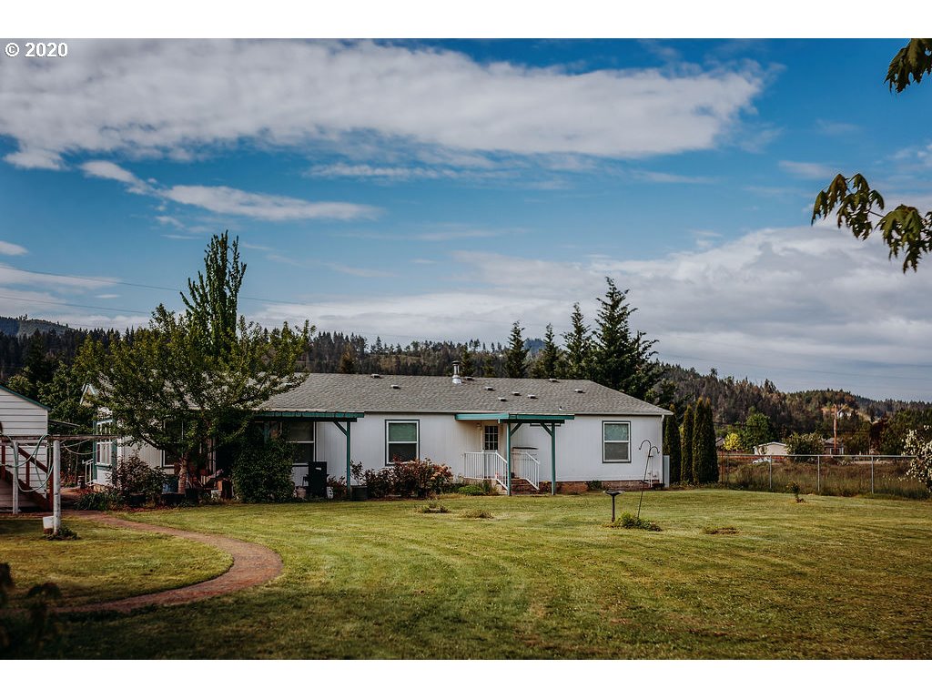 2052 Nonpareil Road Sutherlin, OR 97479 - Photo 7 of 11
