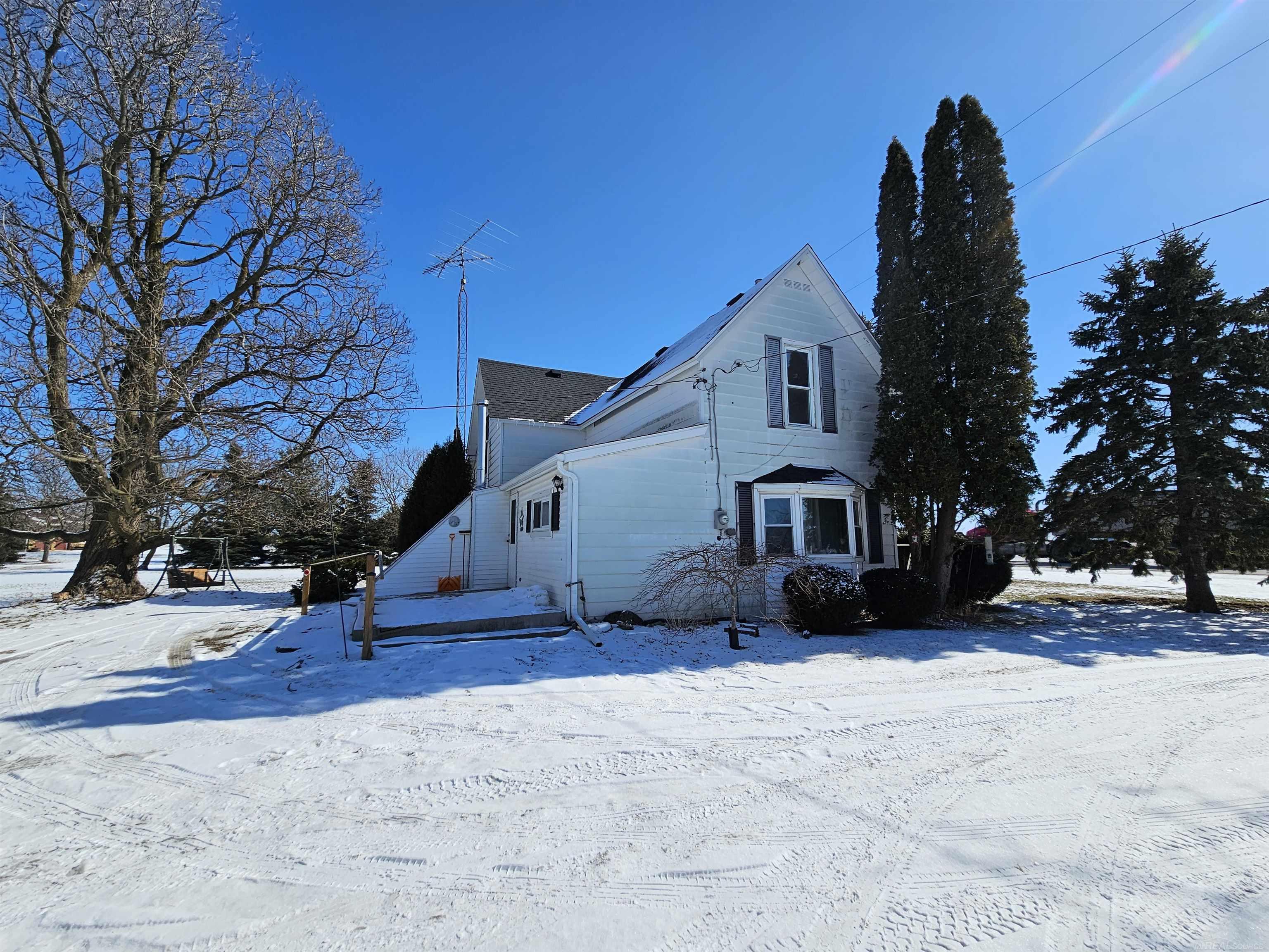 865 Deckerville Road Deckerville, MI 48427 - Photo 3 of 16