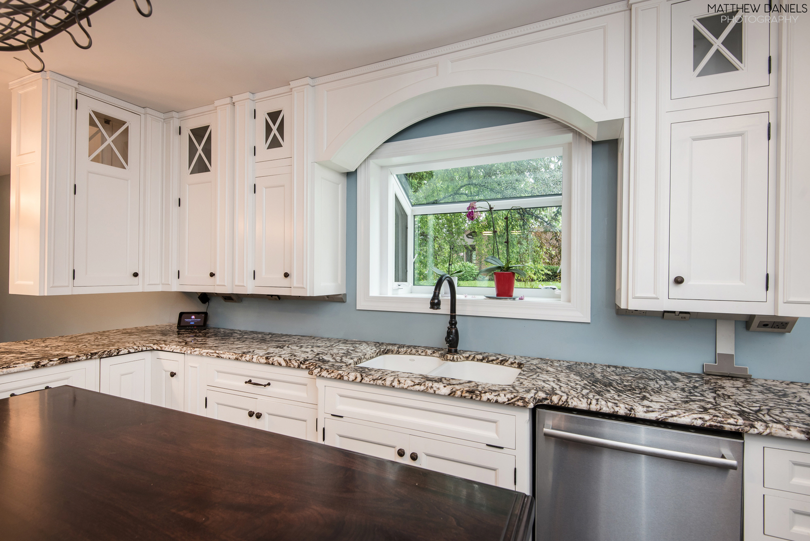 584 Aberdeen Road Frankfort, IL 60423 - Photo 20 of 60 a kitchen with granite countertop a sink window and cabinets