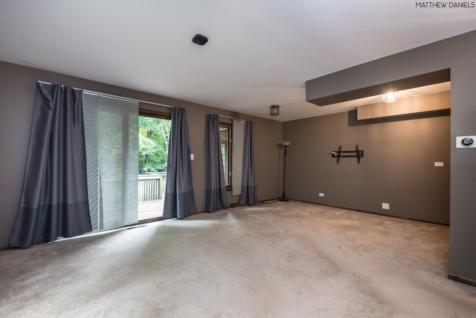 584 Aberdeen Road Frankfort, IL 60423 - Photo 32 of 60 a view of a livingroom with a staircase