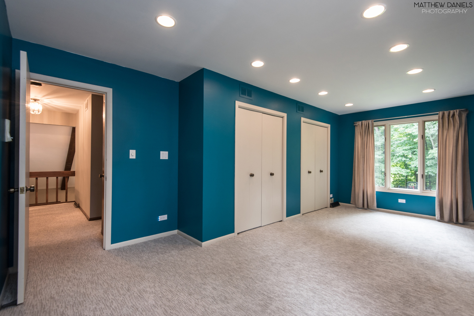 584 Aberdeen Road Frankfort, IL 60423 - Photo 36 of 60 a view of a livingroom with a big room and balcony with furniture