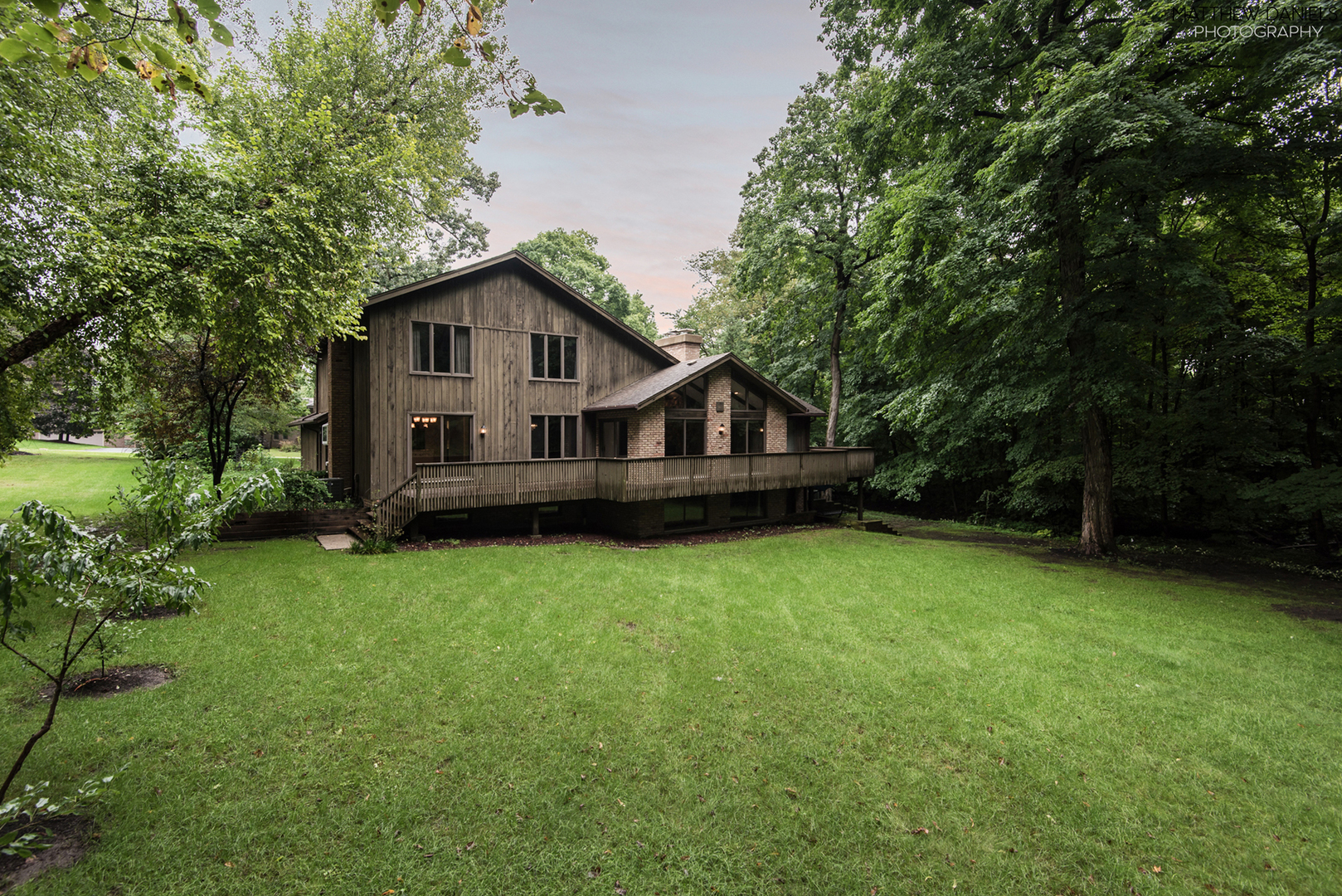 584 Aberdeen Road Frankfort, IL 60423 - Photo 55 of 60 a front view of a house with yard and green space