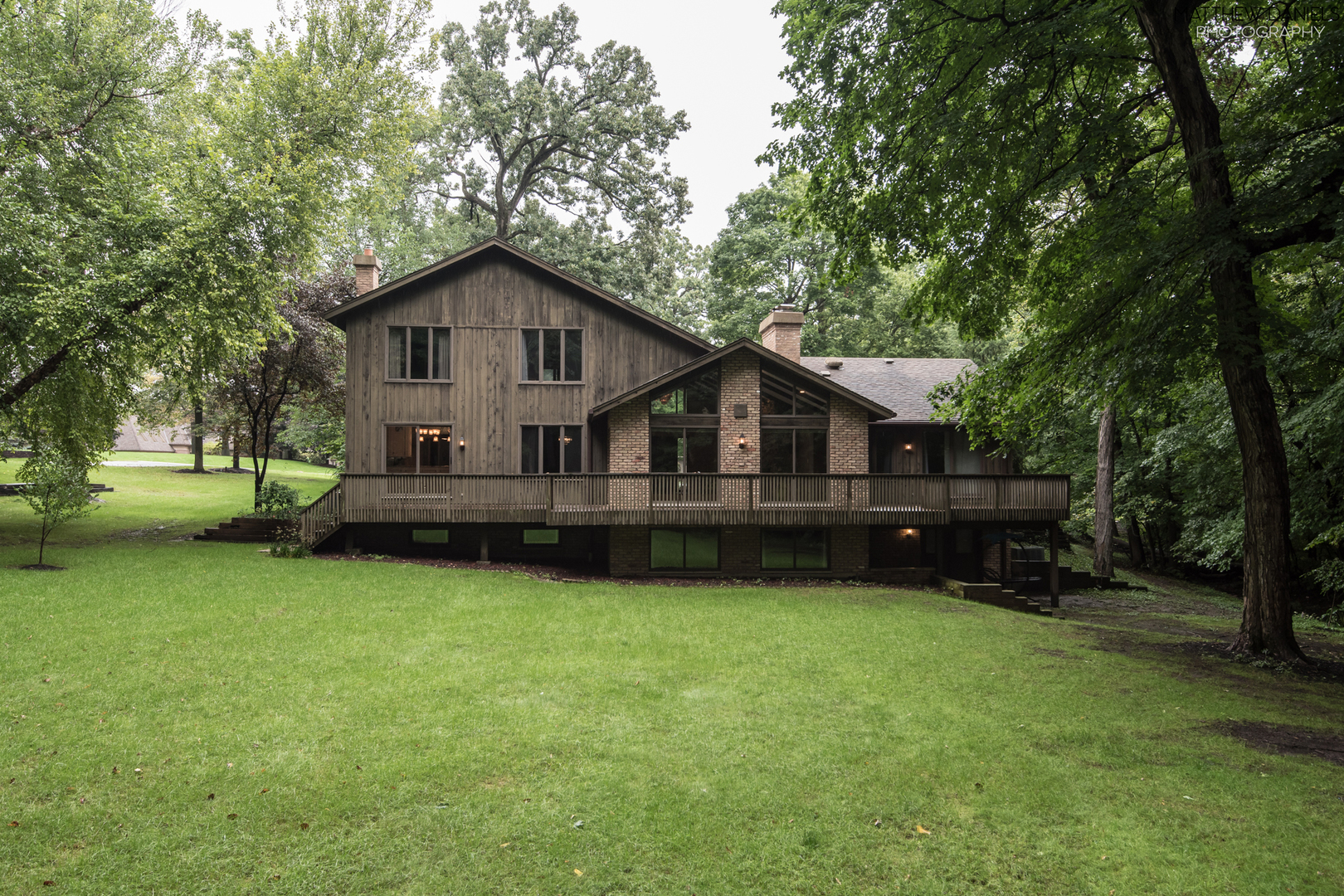 584 Aberdeen Road Frankfort, IL 60423 - Photo 58 of 60 a house view with a garden space