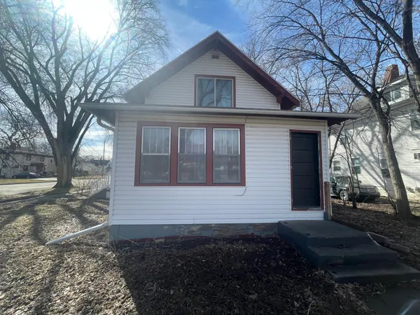 $99,000 | 401 5th Street South, Moorhead, MN 56560