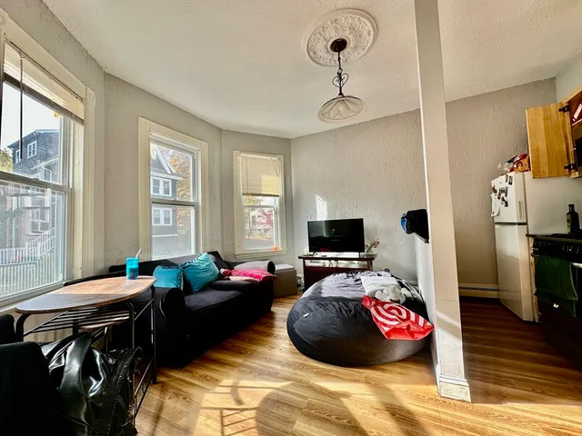 $4,900 | 93 Hillside Street, Unit 2, Boston, MA 02120