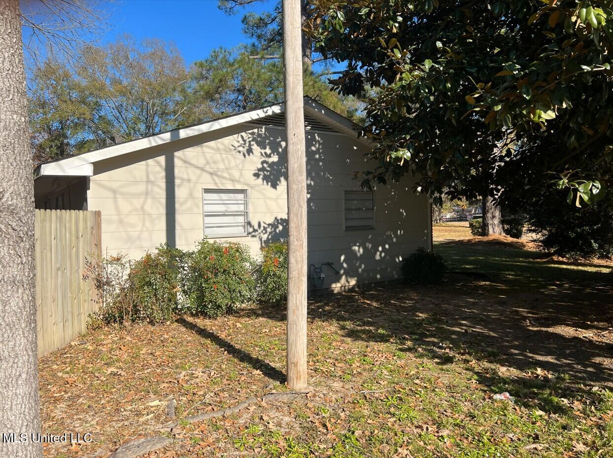 1740 Smallwood Street Jackson, MS 39212 - Photo 2 of 2 Screenshot 2025-11-25 092028