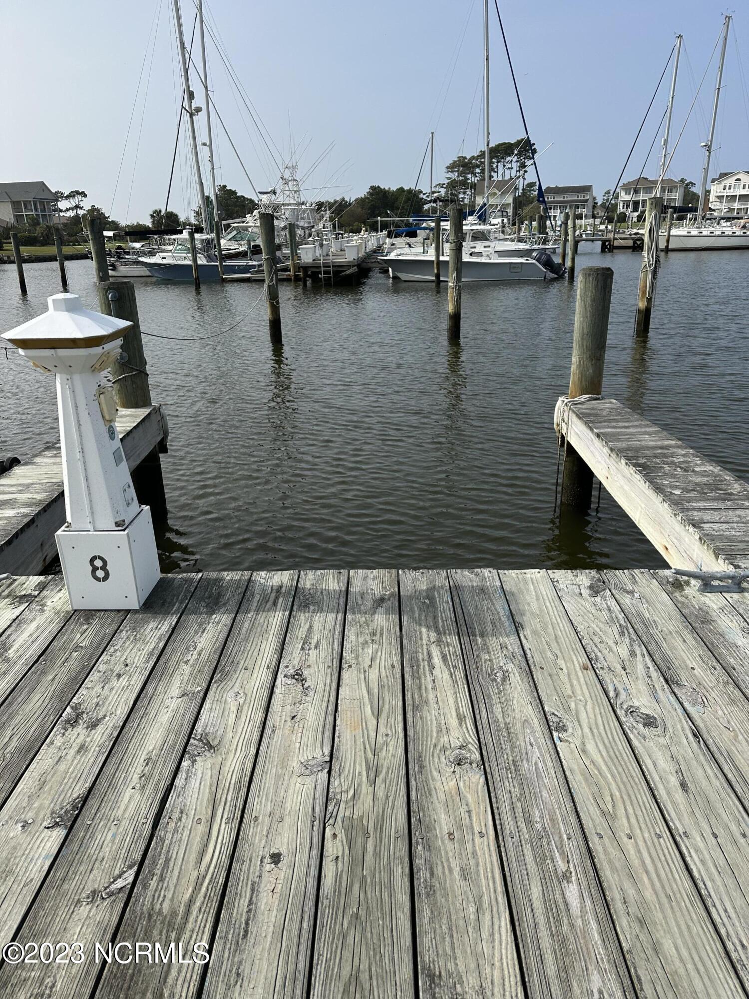 409 Island Dr Unit 8  