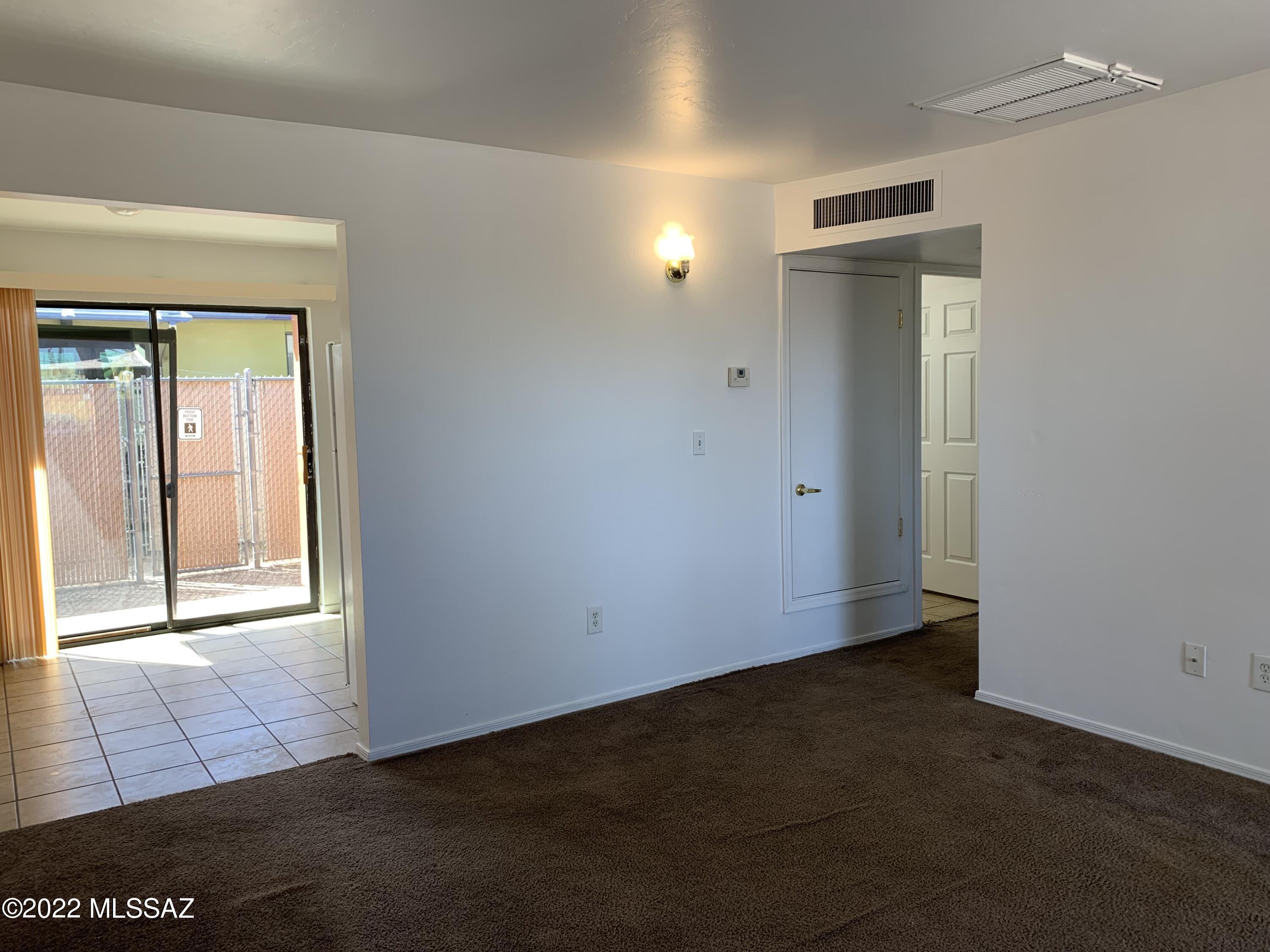 350 North Silverbell Road, Unit 159 Tucson, AZ 85745 - Photo 5 of 24 Gallery Image 5