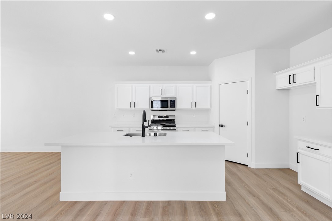 5888 Crumbling Ridge Street Henderson, NV 89011 - Photo 9 of 26