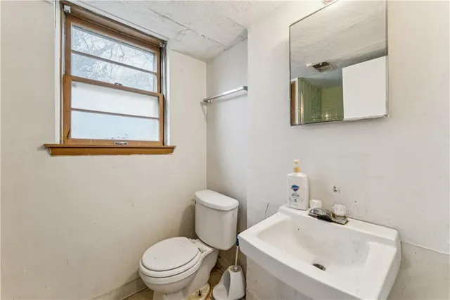 $179,900 | 7210 Hullwood Avenue, Kansas City, MO 64133