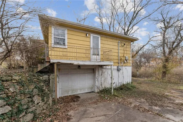$179,900 | 7210 Hullwood Avenue, Kansas City, MO 64133