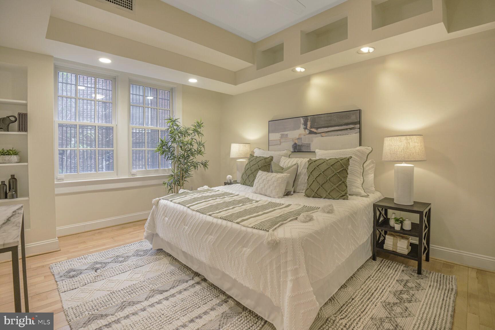 1661 Crescent Place Northwest, Unit 102 Washington, DC 20009 - Photo 17 of 34 Large Primary Bedroom