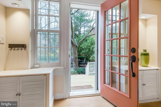 $689,500 | 1661 Crescent Place Northwest, Unit 102, Washington, DC 20009