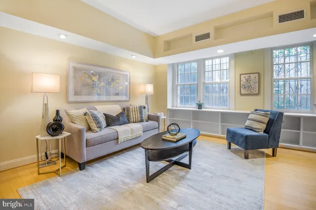 $689,500 | 1661 Crescent Place Northwest, Unit 102, Washington, DC 20009