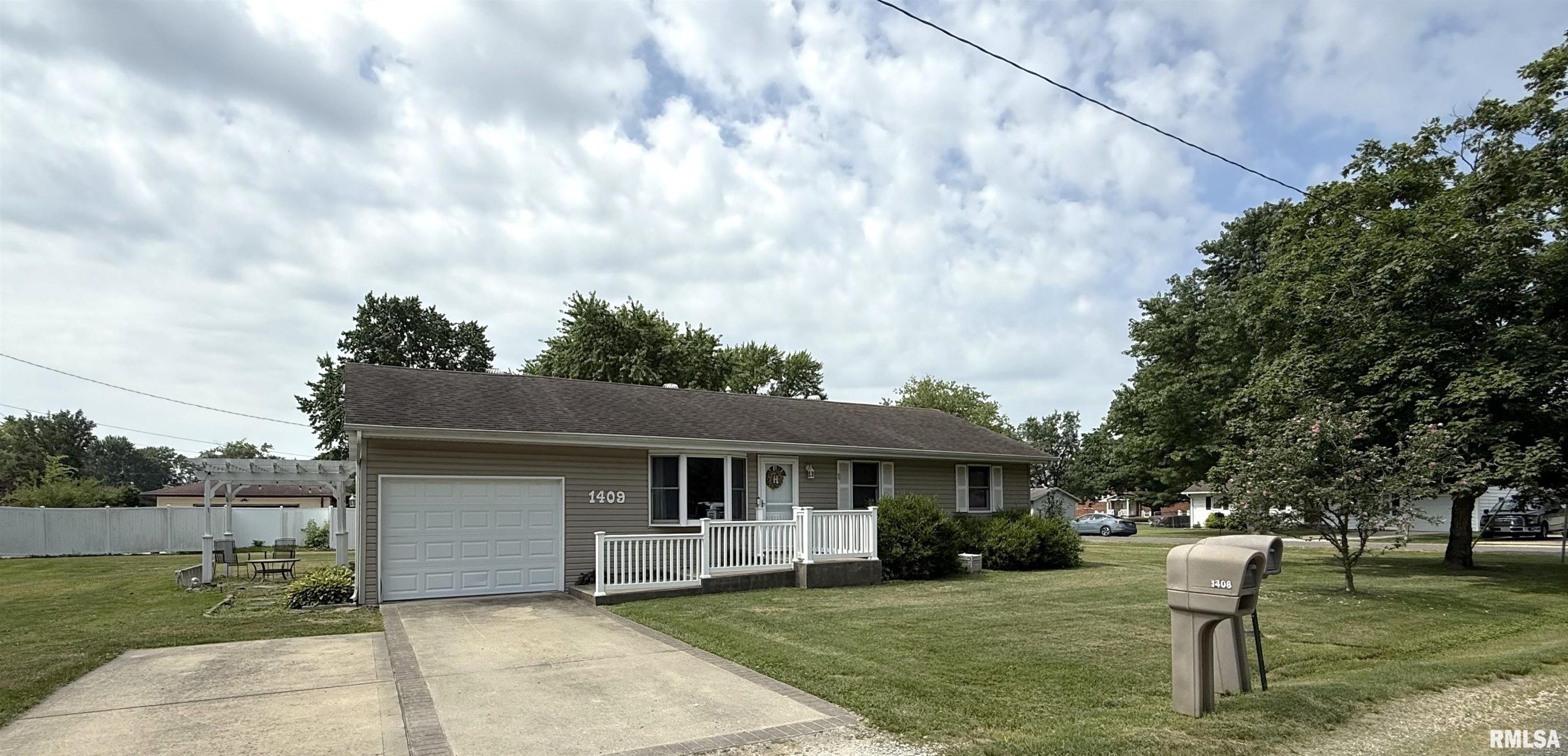 1409 Rig Street Salem, IL 62881 - Photo 3 of 16