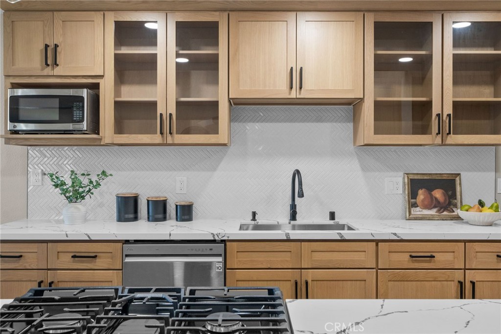 7285 Teak Way Rancho Cucamonga, CA 91701 - Photo 13 of 33