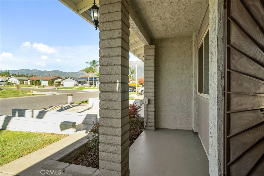 7285 Teak Way Rancho Cucamonga, CA 91701 - Photo 5 of 33