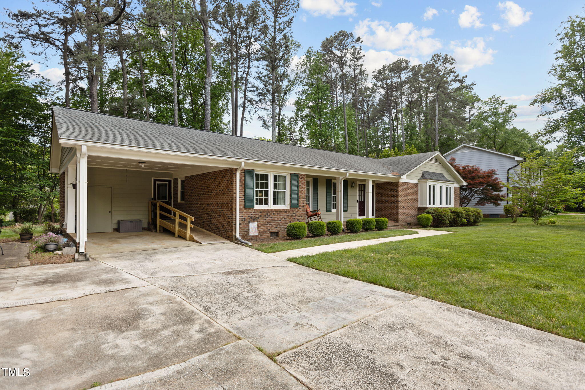 6401 Wrenwood Avenue Raleigh, NC 27607 - Photo 24 of 32 31-web-or-mls-IMGL9259