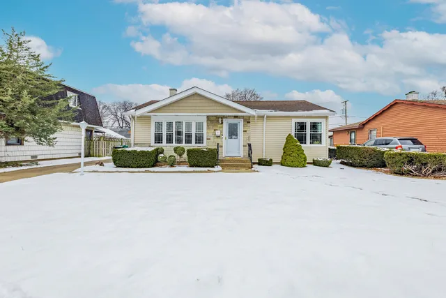 $235,000 | 8036 Newland Avenue, Burbank, IL 60459