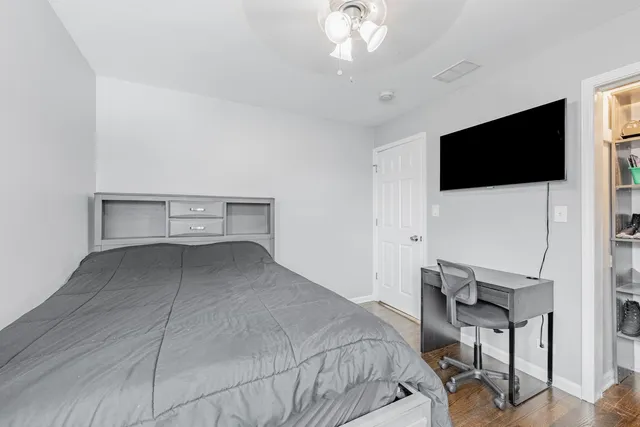 $235,000 | 8036 Newland Avenue, Burbank, IL 60459